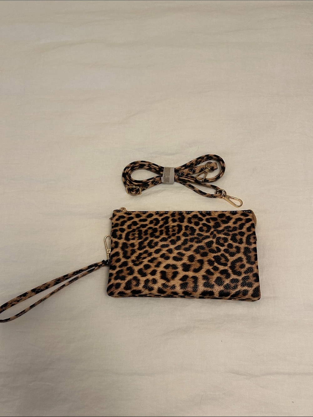 Jen & Co Leopard Print Wristlet Crossbody Bag - Brown